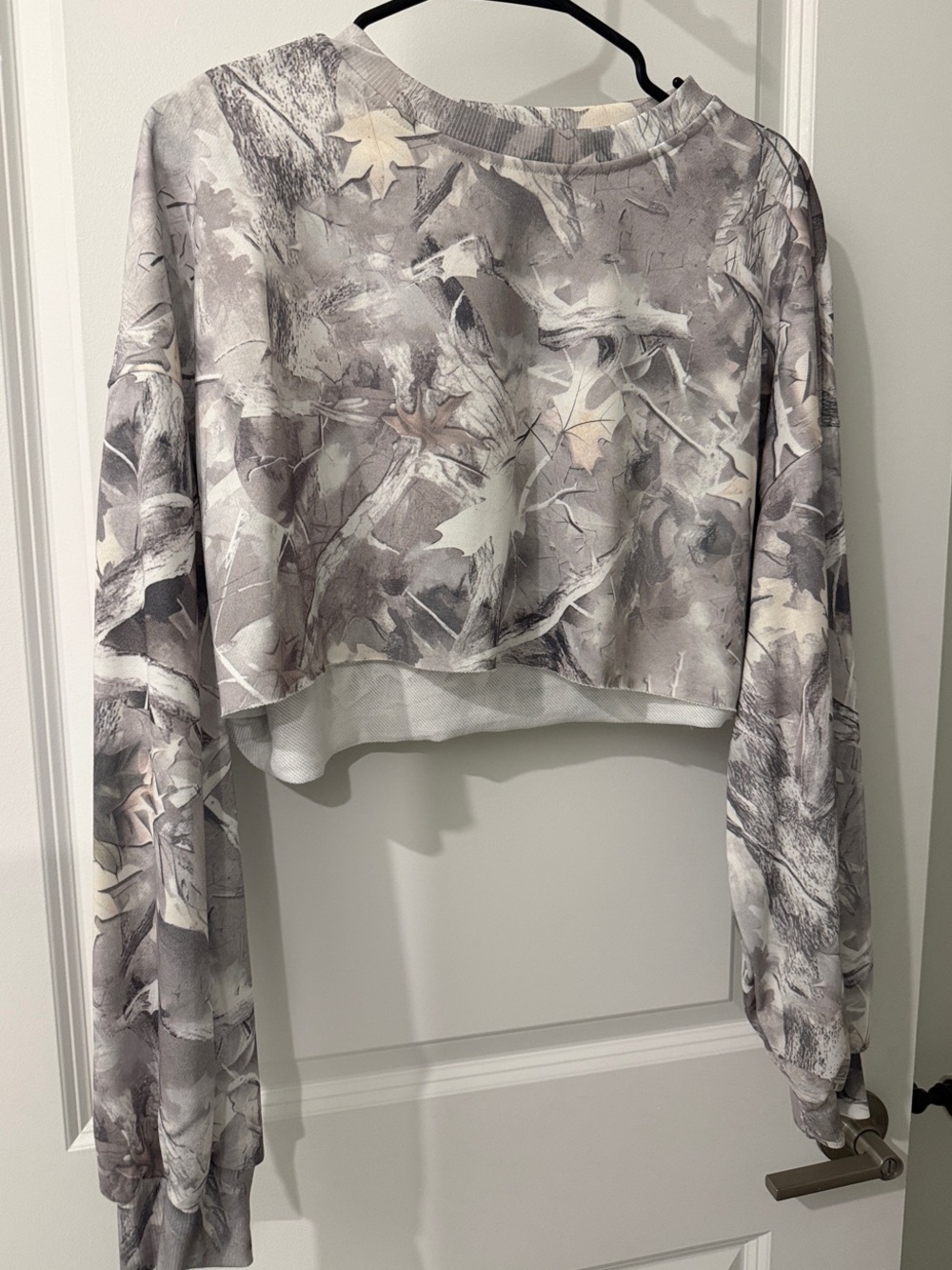 SHEIN Gray & Cream Cropped Long Sleeve Top